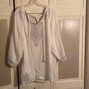 Chicos size 4 new with tags white cause can be a cover-up or tunic